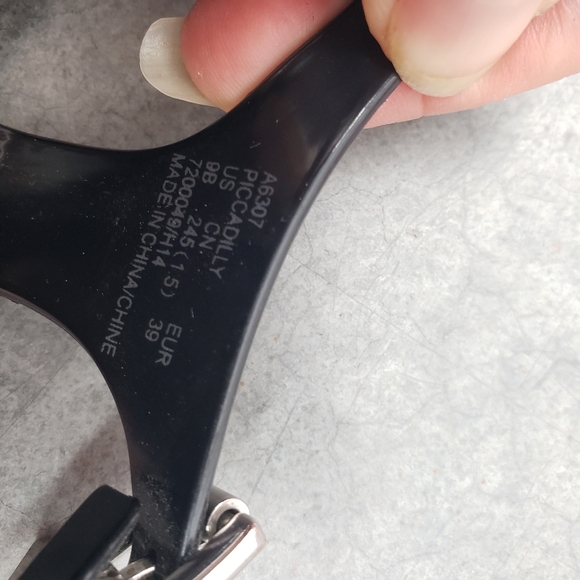 Coach Black Piccadilly Jelly Thong Sandals Size 9B - Picture 5 of 7